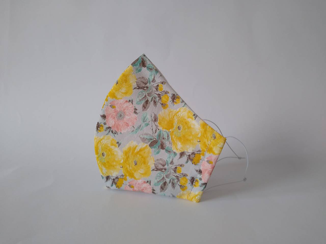 Dizajnové rúško žlté kvety tvarované dvojvrstvové