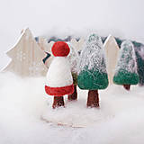 Dekorácie - Vianočné stromčeky na drevenom pláte - 12503304_