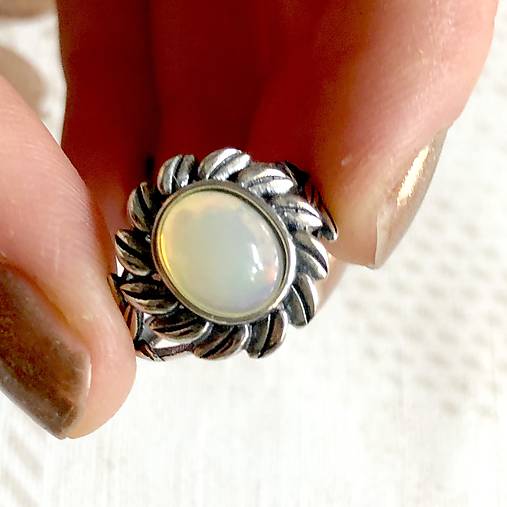Vintage Welo Opal Silver AG925 Ring / Strieborný vintage prsteň s prírodným opálom
