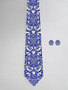 Pánske doplnky - DIZAJNOVÝ SET pre pánov: kravata & manžetové gombíky (Biele vtáčiky na modrej) - 12509153_