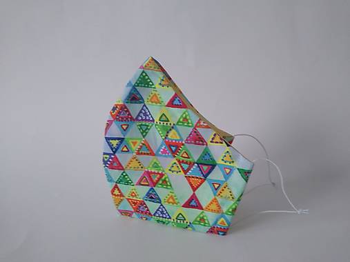 Dizajnové rúško trojuholníky farebné tvarované dvojvrstvové