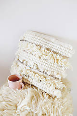 Úžitkový textil - Ručne tkaný vlnený dekoračný vankúš (prírodná biela, komplet vankúš s výplňou) - 12513798_