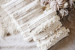 Úžitkový textil - Ručne tkaný vlnený dekoračný vankúš (biela/horčicová) - 12513799_