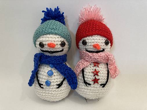 Hračky - Snehuliak -y / háčkovaná hračka/dekorácia - 12512089_