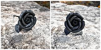 Dekorácie - Malá ruža s listami - 12537615_