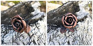 Dekorácie - Malá ruža s listami - 12537631_