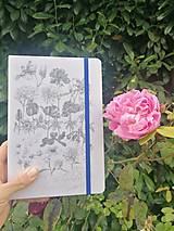 Papiernictvo - Zápisník čistý "Kvety & pavučina" A5 - 12551130_