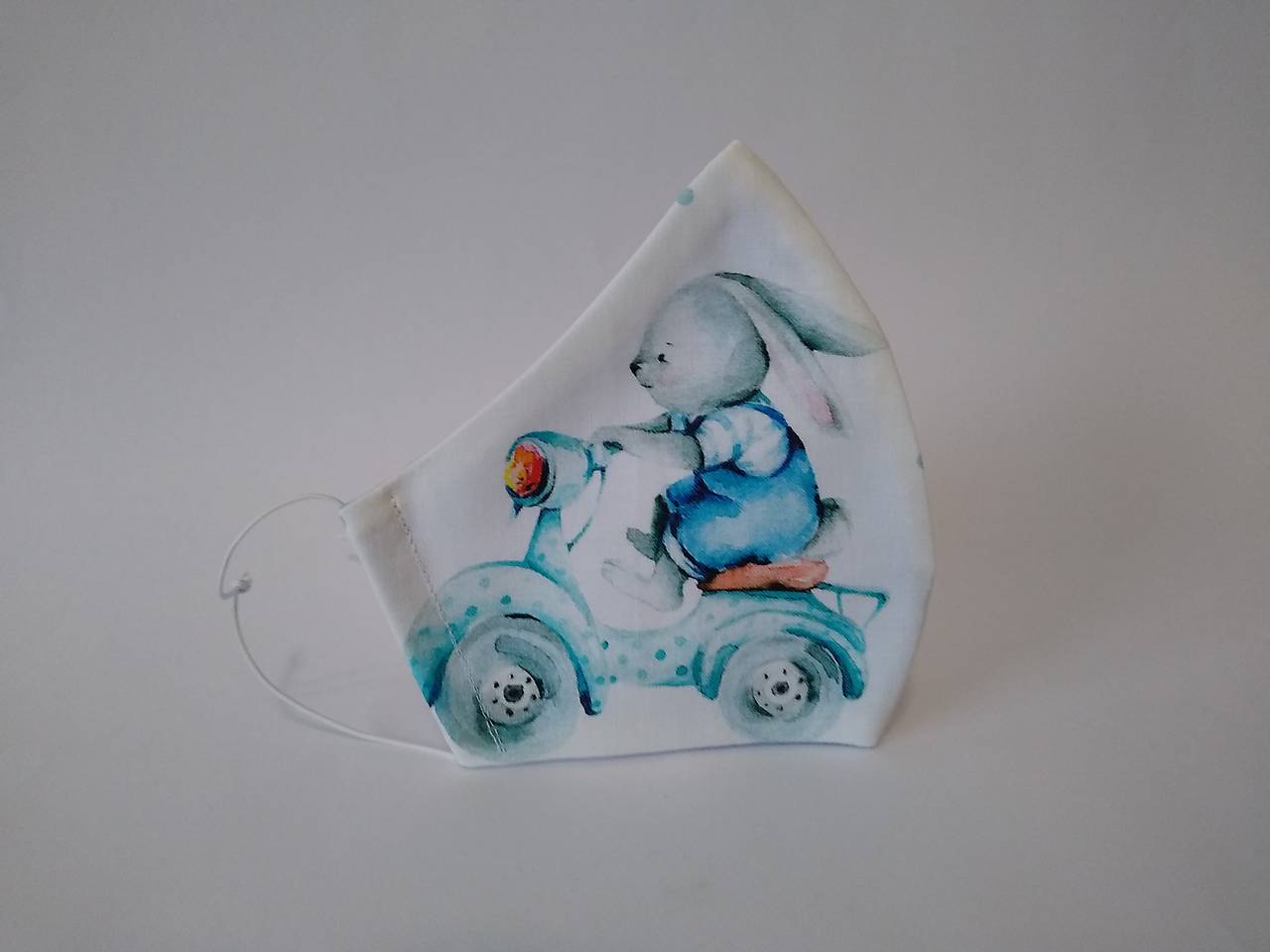 Dizajnové rúško zajko na skútri svetlé výberová bavlna dvojvrstvové tvarované