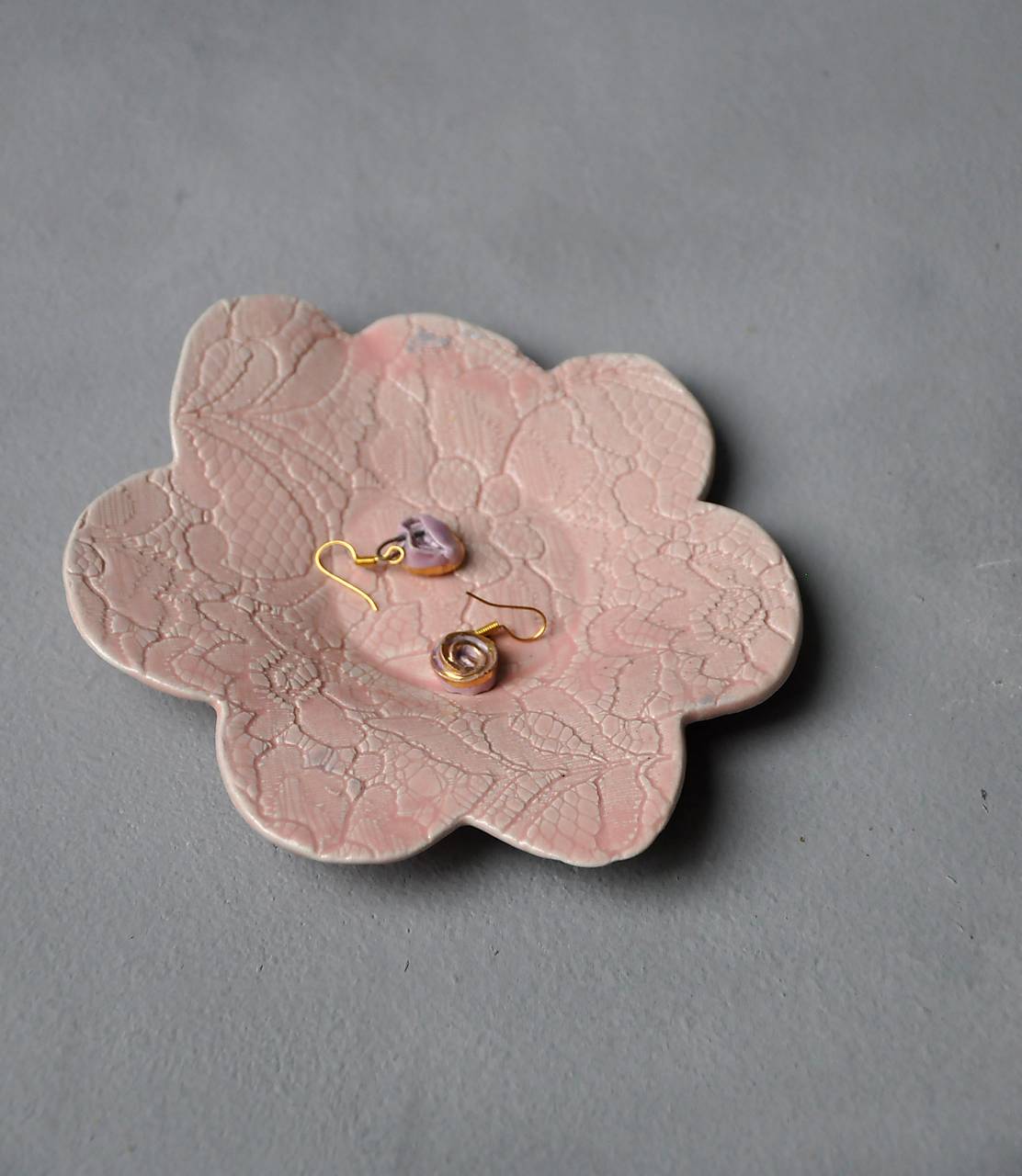 tanierik, podšálka , kvet čipka (M 14,5cm)