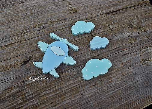 Tabuľky - Lietadielko Tao v oblakoch - 12566999_