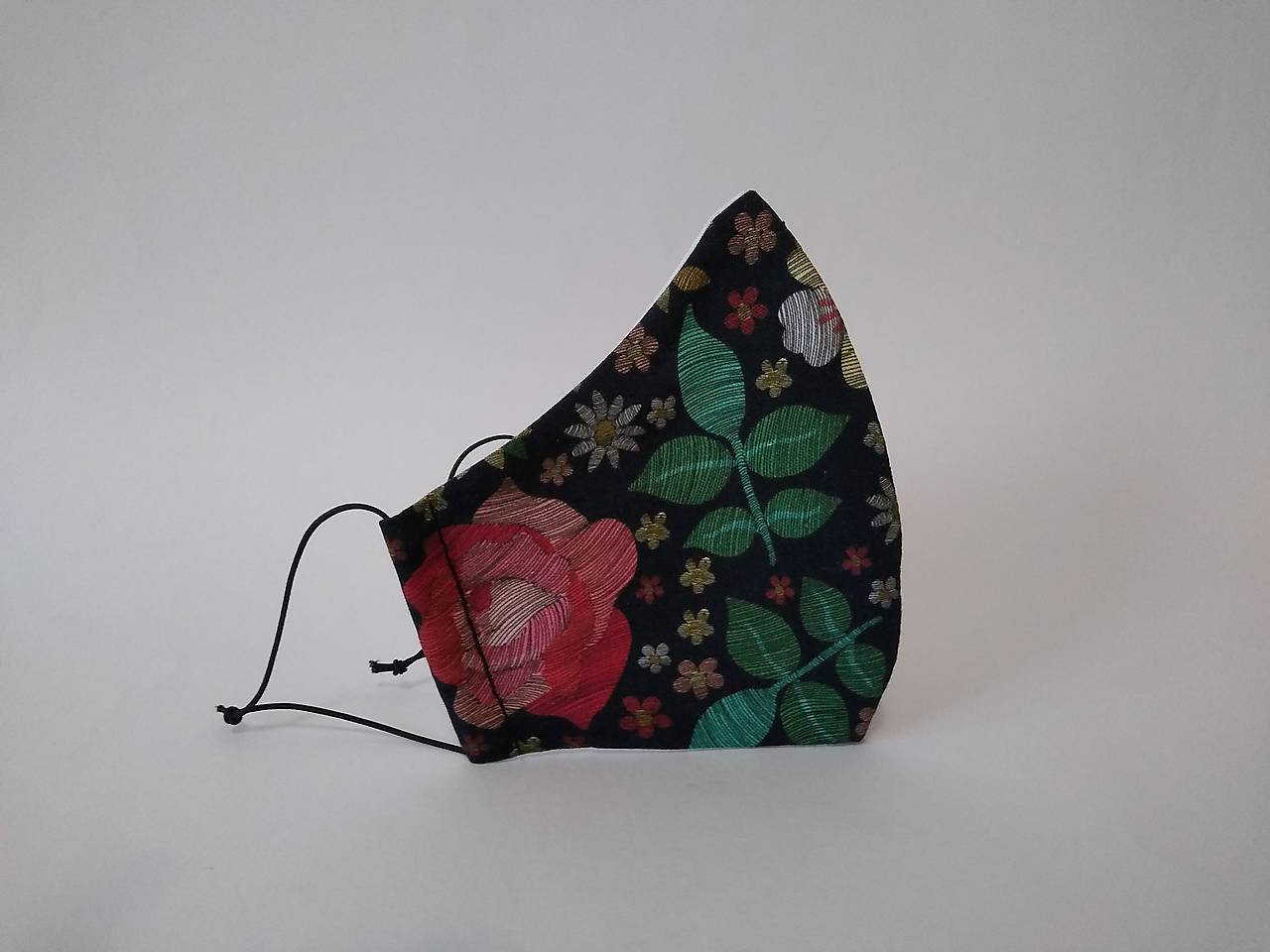 Dizajnové rúško vzor vyšívané prémiové tvarované dvojvrstvové