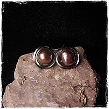 Náušnice - perla fialková chirurgická oceľ - 12572760_