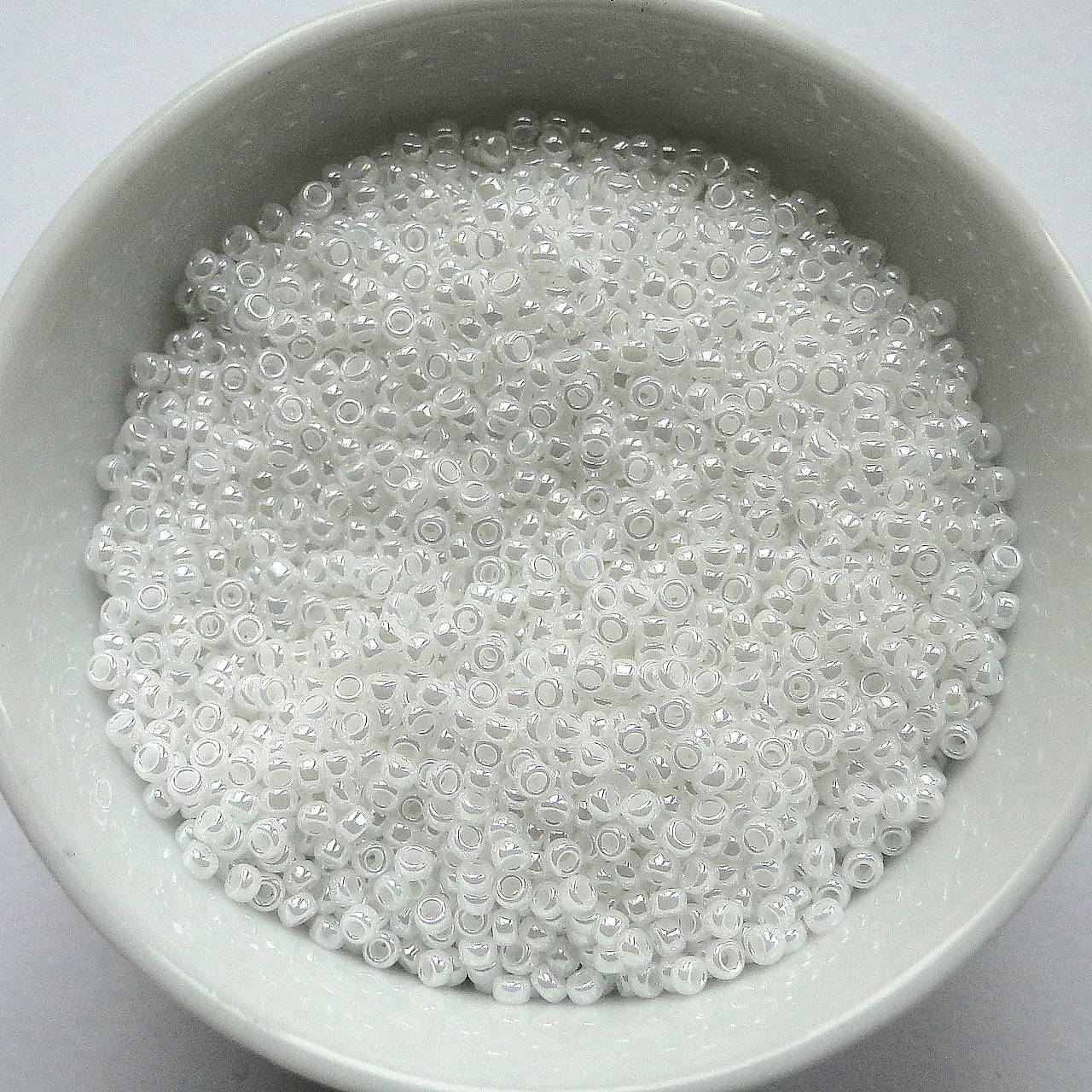 Rokajl MIYUKI 15/0=1,5mm-Ceylon-5g (white pearl)