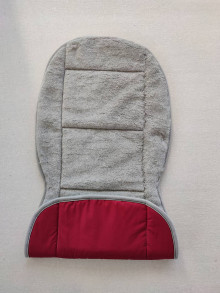 Úžitkový textil - RUNO SHOP Hrejivý sedák do auta 100 % MERINO TOP FINE proti prechladnutiu a prehriatiu Grey and Bordo - 12584858_