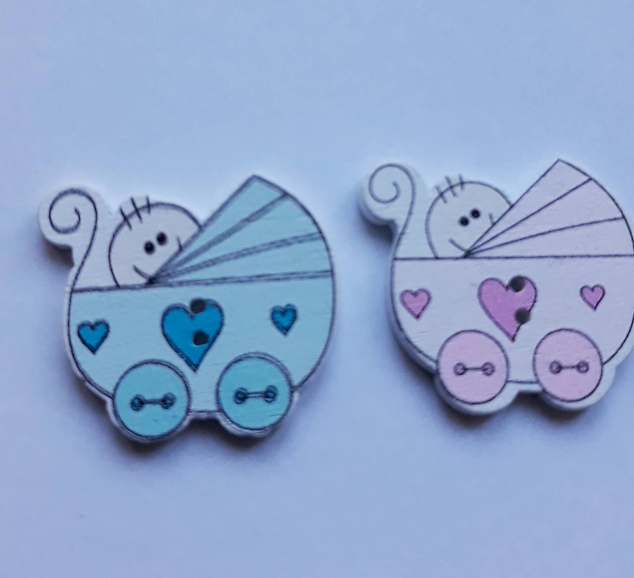 G104 Gombík drevený kočárik