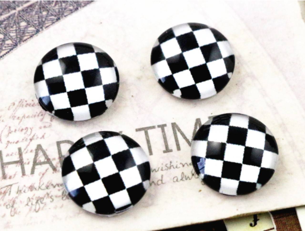 KA101 Kabošon čierno biely 12 mm