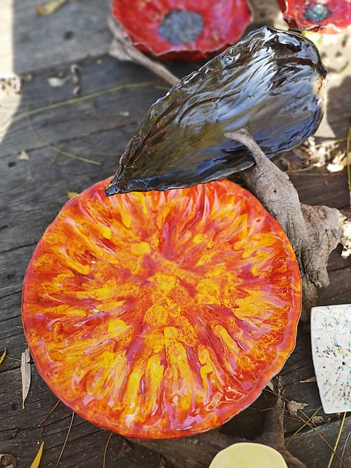 Misa na ovocie vo farbe lávy