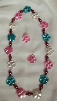 Sady šperkov - Náhrdelník a náušnice umelé fialky (biela-tyrsky-ružová-bordová) - 12624835_