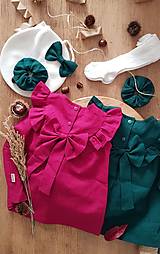 Detské oblečenie - Holubica - ľanové šaty s veľkým volánom a mašľou (smaragdová) - 12620550_