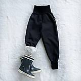  - Zimné softshellové nohavice čierne zateplené s barančekom - 12632491_