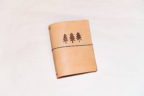 Kožený zápisník s motívom Les