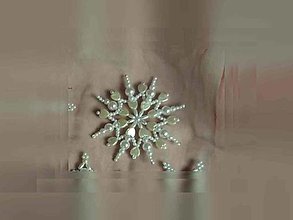 Dekorácie - Vianočné hviezdy so srdiečkami (biela-sv.krémové srdiečka - umelé korálky) - 12640036_