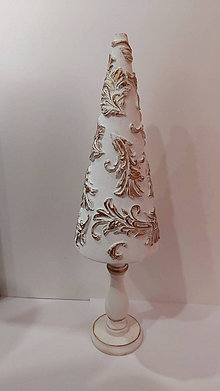 Dekorácie - biely vintage vianočný stromček so zlatou patinou - 12639543_
