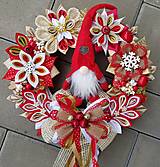 Dekorácie - Vianočný veniec adventny alebo na dvere s jutou (S červeným anjelikom) - 12652759_