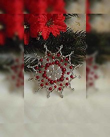 Dekorácie - Vianočná hviezda Trio - hustá (červená-strieborná - plastové korálky) - 12654654_