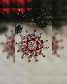 Dekorácie - Vianočná hviezda Trio - hustá (červená-strieb.-červ.konce - plastové korálky) - 12654666_
