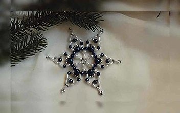 Dekorácie - Vianočná hviezda Trio - stredná (tm.modrá-biela - plastové korálky) - 12655137_