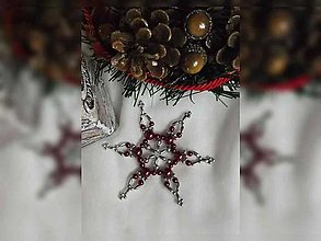 Dekorácie - Vianočná hviezda Trio - jednoduchá (bordová-strieborná - plastové korálky) - 12655285_