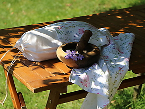 Úžitkový textil - Ľanové vrecko na chlieb lúčne kvety - 12670718_
