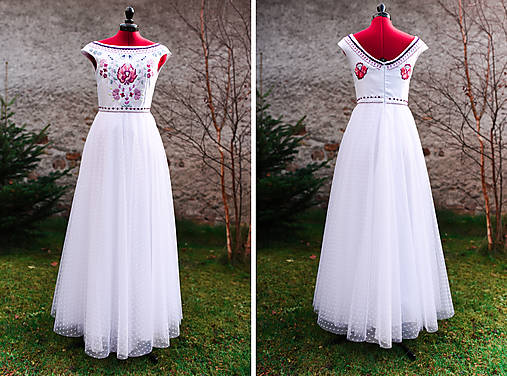 Svadobné šaty Podpoľanie (Šaty s fialovou výšivkou)
