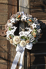 Dekorácie - Vianočný veniec na dvere so sobíkmi - 12676793_