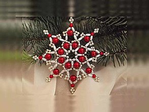 Dekorácie - Vianočné hviezdy 8 cípové (červená-biela - plastové a kovové korálky) - 12674618_