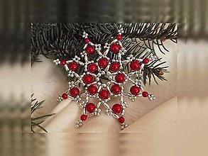 Dekorácie - Vianočné hviezdy 8 cípové (červebá-strieborná - plastové a kovové korálky) - 12674629_