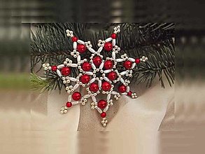 Dekorácie - Vianočné hviezdy 7 cípové (červená-biela - plastové korálky) - 12674784_