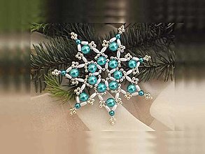 Dekorácie - Vianočné hviezdy 7 cípové (tyrkysová-biela - plastové a kovové korálky) - 12674827_