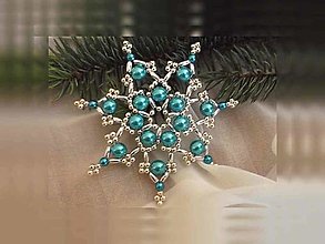 Dekorácie - Vianočné hviezdy 7 cípové (tyrkysová-strieborná - plastové a kovové korálky) - 12674829_