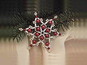 Dekorácie - Vianočné hviezdy 6 cípové (bordová-biela - plastové a kovové korálky) - 12674911_