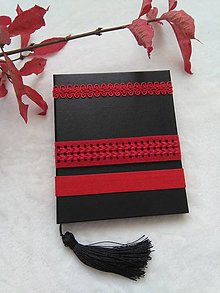 Papiernictvo - Červený a čierny (zápisník s ručnou výšivkou) - 12685808_