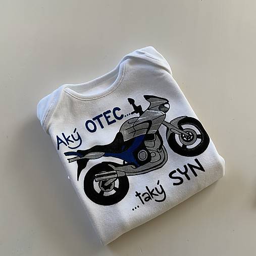 Maľované bodyčko s motorkou a nápisom: “Aký OTEC, taký SYN”