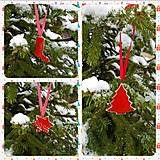 Dekorácie - Vianočná ozdoba stromček (Červená) - 12697439_