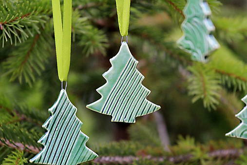 Vianočná ozdoba stromček (zelená)
