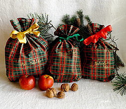 Úžitkový textil - Vianočné vrecká (Zeleno-červené káro, zelená stuha, nápis) - 12699726_