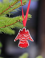 Dekorácie - Vianočná ozdoba Anjelik červená orlament - 12706848_