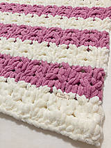Úžitkový textil - Pletená deka “ružovo- krémová” - 12707807_