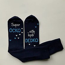Ponožky, pančuchy, obuv - Maľované pánske ponožky s nápisom : "Super OCKO (starký)/ ešte lepší DEDKO (prastarký)" - 12712849_