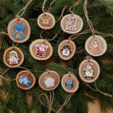 veselé drevené ozdoby na stromček pre radosť detí č.3 cena za 11 kusov